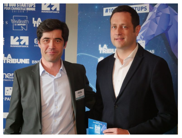 Arnaud LE NEEN, associé du groupe Mazars remet le prix Industrie 4.0 à Arnaud Legrand, PDG d'Energiency.
